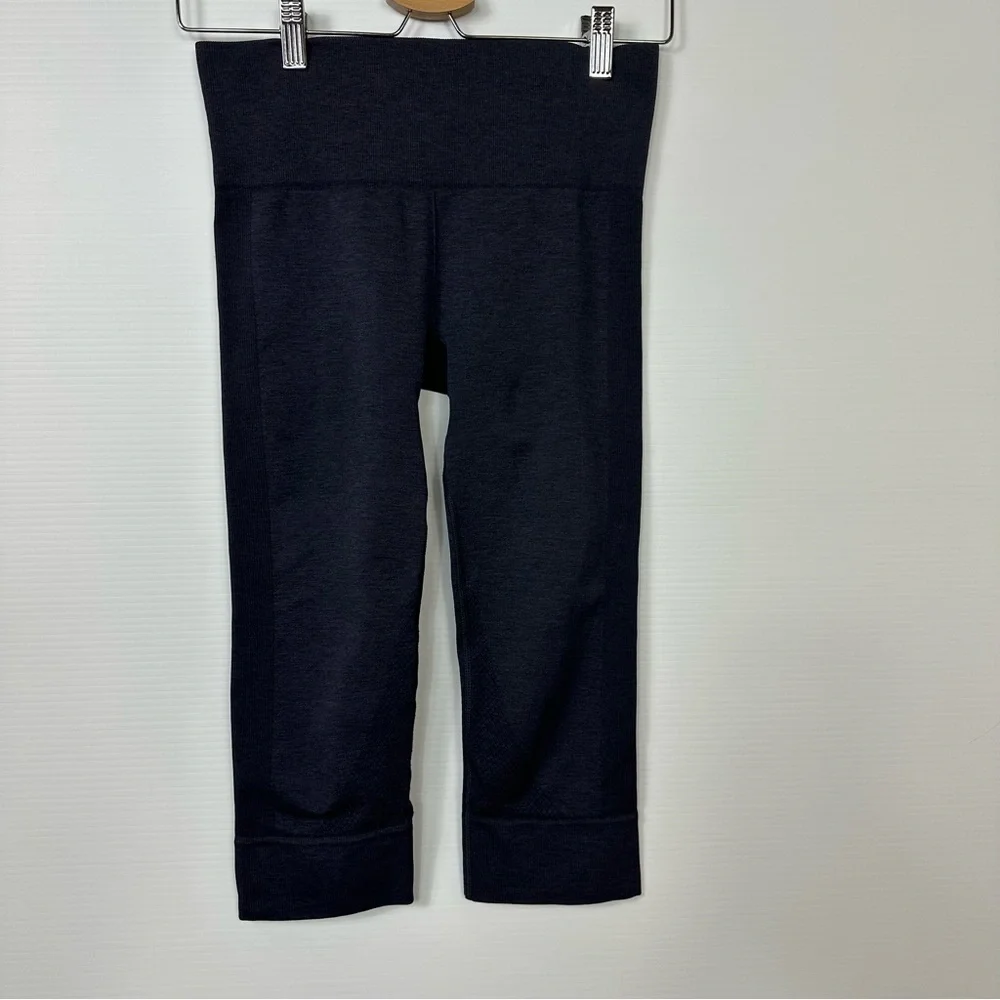 Lululemon Capri Sz S Dark Purple Compression Athletic Yoga